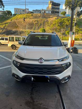FIAT TORO 1.8 16V EVO FLEX FREEDOM AT6 FIAT TORO 1.8 16V EVO FLEX FREEDOM AT6